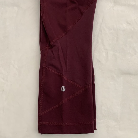 Lululemon cropped legging - Picture 2 of 5